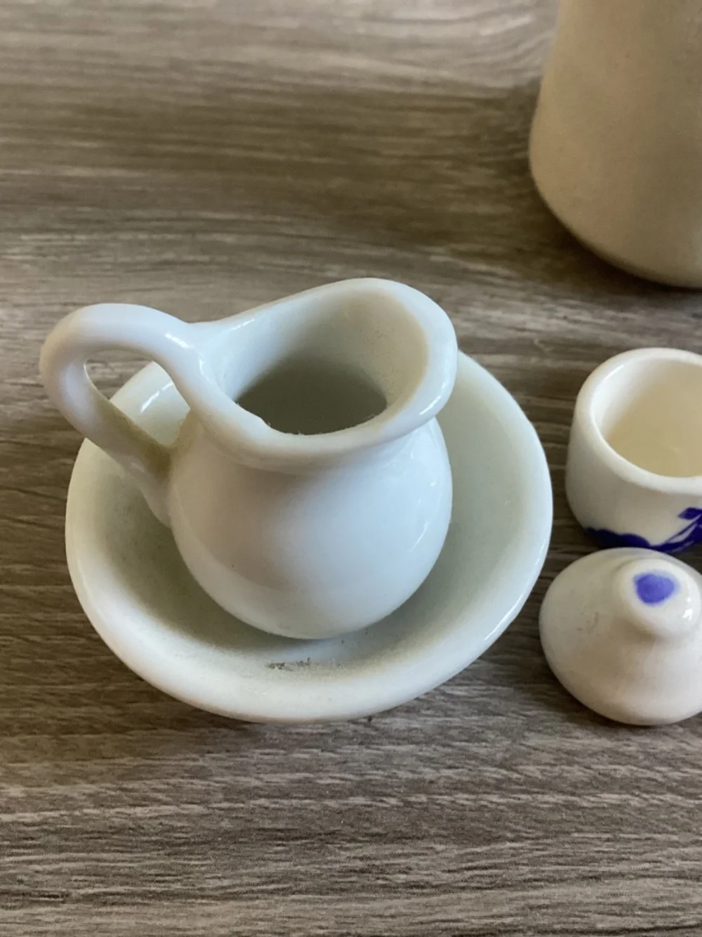 Dollhouse Miniatures Lot Ceramic Pottery Blue & White Delft Canisters Pitcher